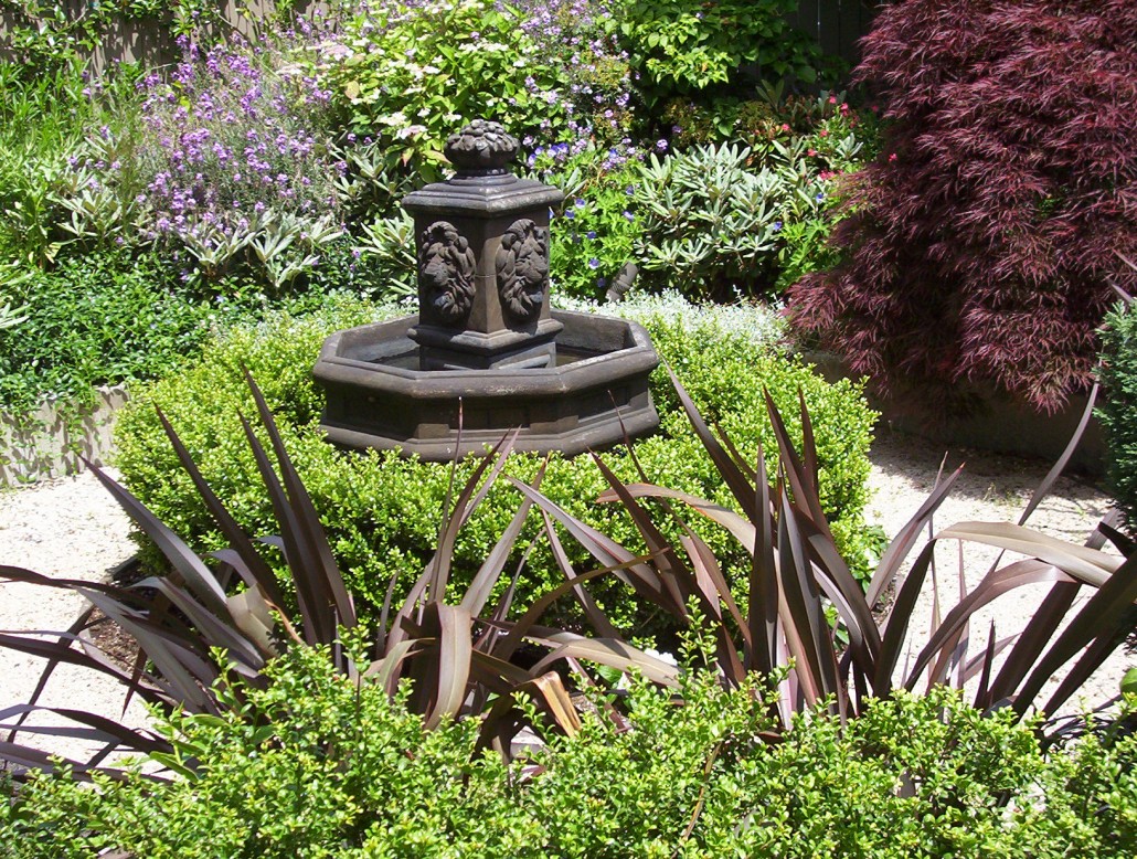 A Formal Fountain Courtyard – Seattle Landscape Architect | Seattle
